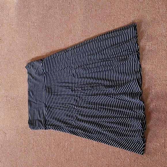 Skirt - Picture 1 of 2